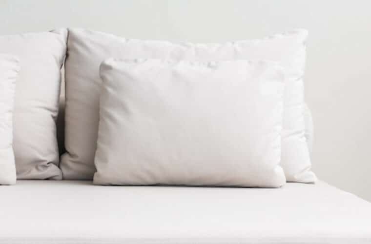 Duvet ou plumes : comment choisir le meilleur oreiller pour dormir ?